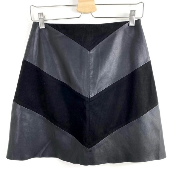 ZARA Zigzag Faux Leather BikerCore Mini Skirt in Black - Picture 2 of 6